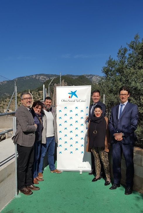 Accés adaptat del parc infantil de l'Escola