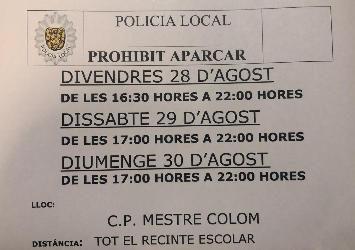 Restricció d'aparcament al pati de l'escola durant el cap de setmana