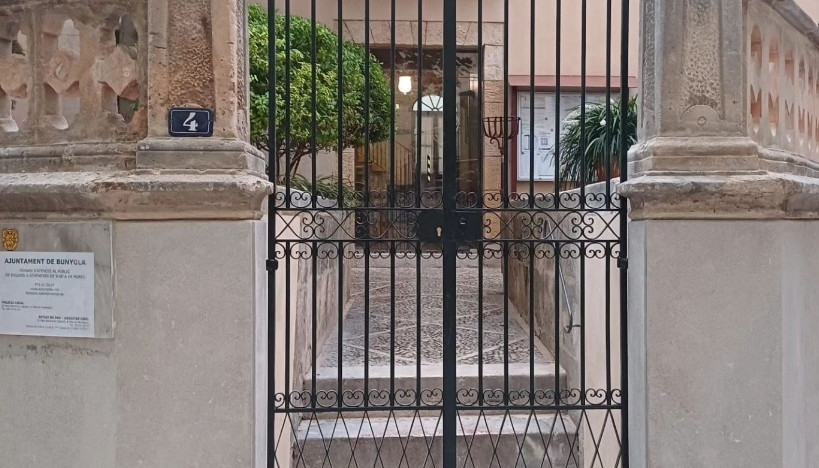 restaurat l'entrada de l'Ajuntament de Bunyola