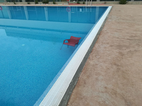 Vandalisme a la piscina municipal