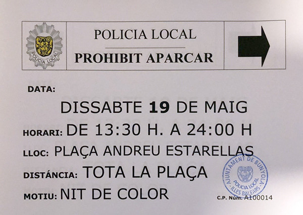 Ordenació de l'aparcament durant la Nit del Color