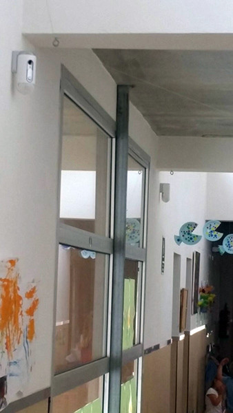 Instal·lació d'alarmes al col·legi Mestre Colom