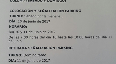 El pati de l'escola habilitat per aparcament