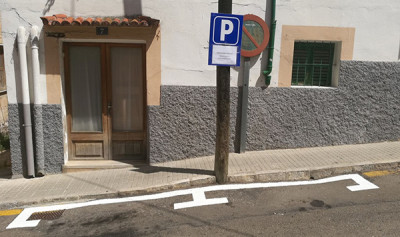 Habilitats dos aparcaments per motos al carrer Pare Cerdà