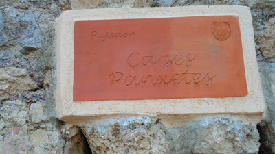 Sis plaques més als pujadors de Bunyola