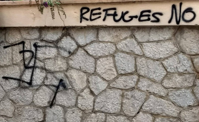 Pintades xenòfobes a Bunyola
