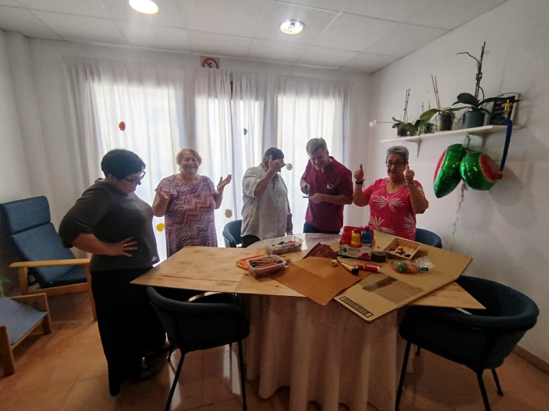 El mes de juliol ha passat de manera tranquil·la, alegre i ben calorosa, però això no ha impedit que al centre de dia hàgim gaudit de moments especials i plens de bon humor.