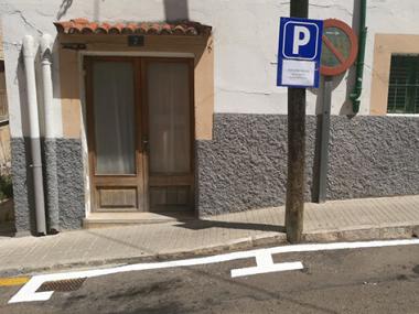Habilitats dos aparcaments per motos al carrer Pare Cerdà
